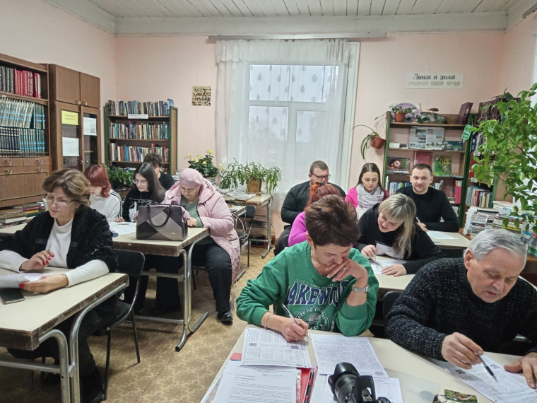 Проверили свои знания участники "Географического диктанта".